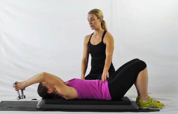 Упражнения помогающие убрать жир со спины thumbnail