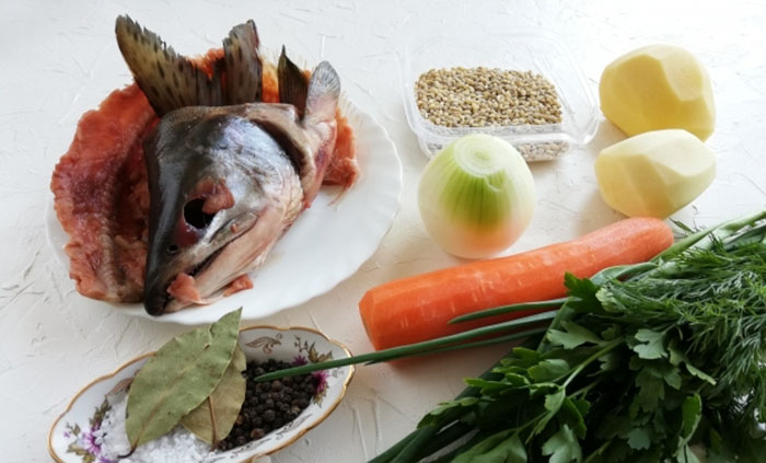 Ингредиенты для овощного супа с рыбой